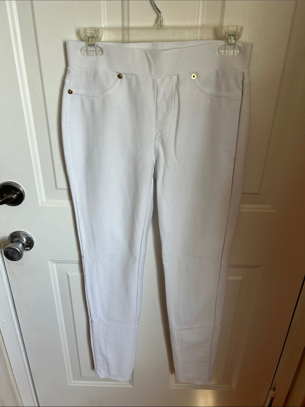 MICHAEL Michael Kors White Skinny Ponte Pants with Gold Rivet